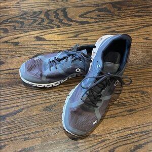 On Cloud Running Shoes size 8 with Swiss Engineering used condition gray